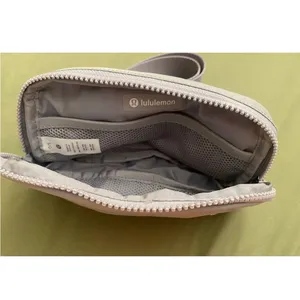 Lululemon Everywhere Belt Bag in Silver Drop thumbnail 4