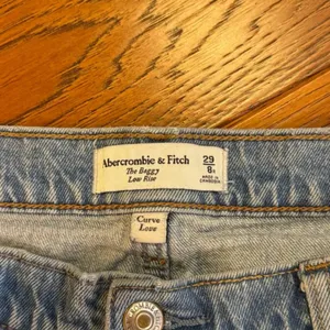 Abercrombie & Fitch Curve Love low rise baggy Jeans size 29 thumbnail 6