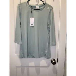 Gymshark Studio Tee Women's 3/4 Sleeve Training Workout Top Sage Green NWT Large thumbnail 2