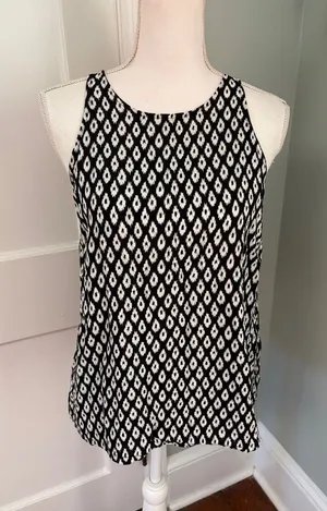 Old Navy Black White Geometric Camisole Tank Top Size Medium thumbnail 1