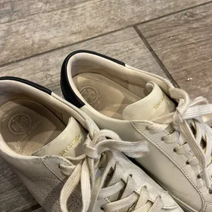 Tory Burch White Leather Sneakers thumbnail 2