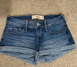 Short Shorts thumbnail 1