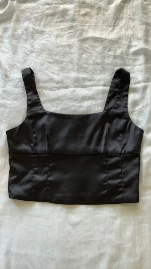 Francesca's Black Satin Cropped Top Tank thumbnail 3