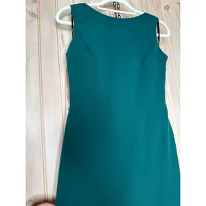 NWT Lulus Exquisite Refinement Emerald Backless Bow Ruffled Maxi Dress Gala Sz M thumbnail 4