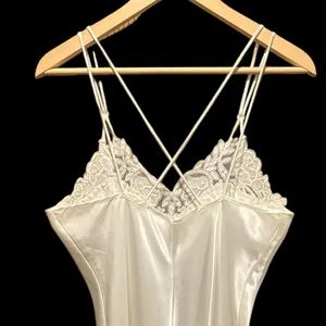 Lord‎ & Taylor Vintage Ivory Lace and Pearls Double Strap Nightgown Size Large thumbnail 11