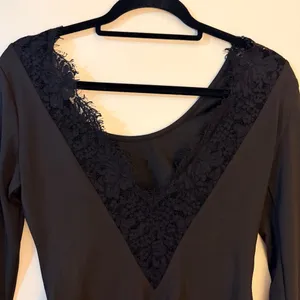 SHEIN Black Lace Trim Long Sleeve Bodysuit – Size M (US 6 / EU 38) (b4) thumbnail 3