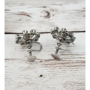 Vintage Screw On Earrings thumbnail 3