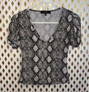 Vibe Snakeskin crop top puff sleeve size XS￼ thumbnail 1