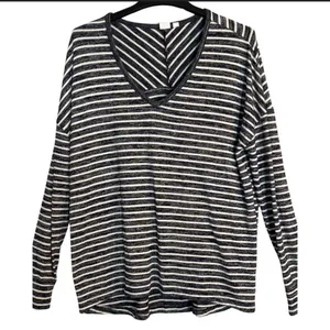 Gap blue‎ and white shirt thumbnail 1