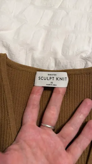 Aritzia Babaton Sculpt Knit Crop thumbnail 2