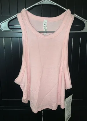 NWTs Lululemon size 12 Hold tight cropped tank thumbnail 1