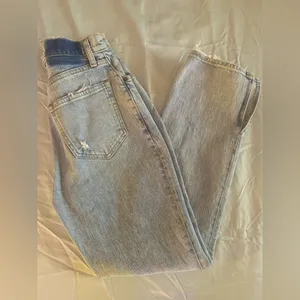 Abercrombie & Fitch Light Wash Straight Leg Women’s Jeans thumbnail 4