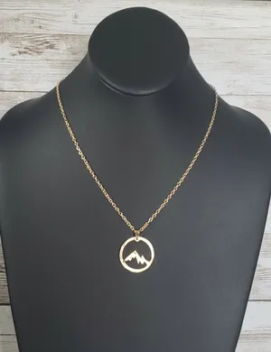 Mountain Outline Circle Charm Necklace Gold Tone - Brand New thumbnail 1