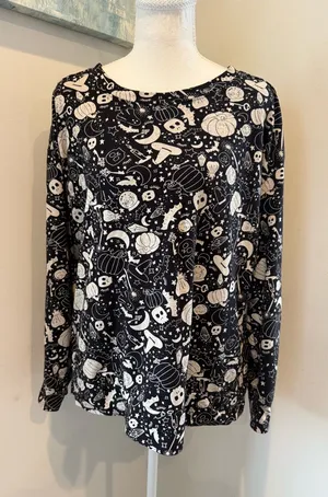 Source Unknown Black & White Halloween Print Long-Sleeve Tee thumbnail 1
