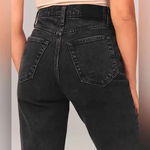 Abercrombie Black 90s Straight Ultra High-Rise thumbnail 3