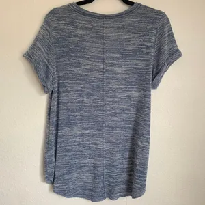 5/$25 Abercrombie & Fitch Heathered Short Sleeve V-neck Tee‎ T-shirt in Blue thumbnail 2