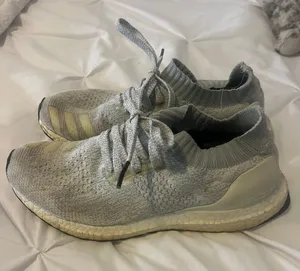 Adidas Tenni Shoes thumbnail 1