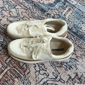 Cushionare Women's Score Lace Up Sneaker +Comfort Foam Size 8.5 Cream Ivory Tan thumbnail 3
