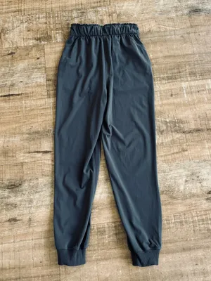 Lululemon Stretch High-Rise Jogger Shorter Length women's size 2 graphite grey thumbnail 7