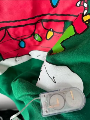 PEANUTS Snoopy Light Up Christmas Graphic Green Long Sleeves Sweatshirt Large thumbnail 7