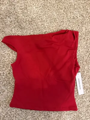 Princess Polly red one shoulder top (size 4) thumbnail 3