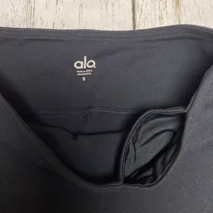 ALO High Waist Goddess Leggings in Black Gloss Stripe Size Small thumbnail 5