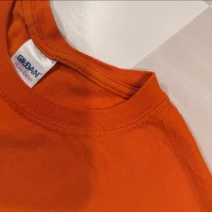 Gildan vintage 90s reese’s peanut butter cups cropped graphic tee orange thumbnail 3