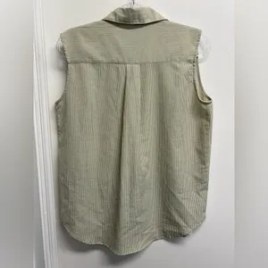 Light Green Sleeveless Button thumbnail 3