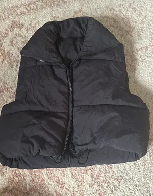Amazon Cropped Puffer Vest thumbnail 1