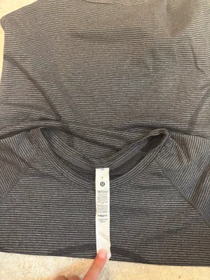 Lululemon shirt thumbnail 3