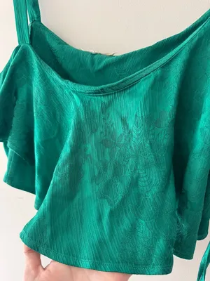 Revolve Tularosa Chase Tank in Kelly Green Ruched Sleeve‎ Floral Satin Like thumbnail 3