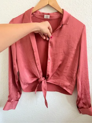 Aritzia Wilfred Pink Coral Satin Tie-Front Button‎ Down Blouse Top XS thumbnail 3