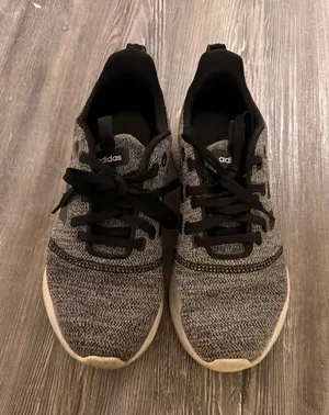 Adidas tennis Shoes thumbnail 1