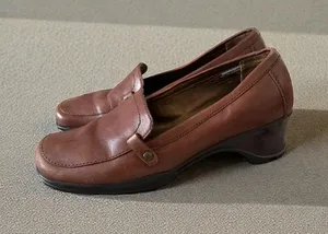 NATURALIZER Brown Leather Wedge Loafers Size 7 thumbnail 1