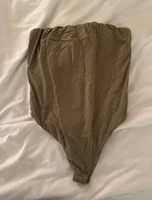 SKIMS Strapless Bodysuit thumbnail 1