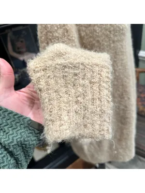 Aerie Teddy V-Neck Bouclé Sweater – Size Large – Cozy Texture & Relaxed Fit thumbnail 10