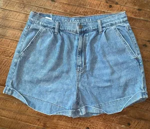American Eagle acid wash Y2K size 8 denim mom shorts thumbnail 1