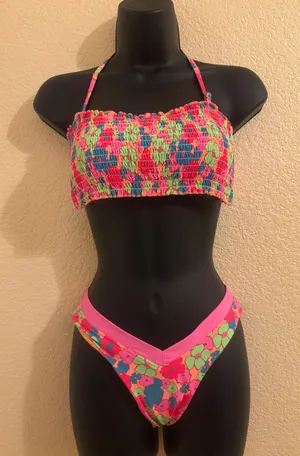 Two Pieces Floral Pink Bikini Set thumbnail 1