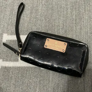 💙💖 Kate Spade Black Patent Leather Wristlet‎ thumbnail 2