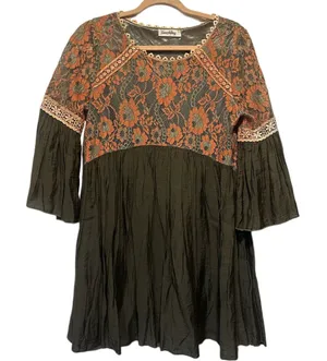 Lace babydoll dress. Pink and green‎ size L thumbnail 1