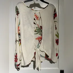 Daytrip floral blouse size large thumbnail 2