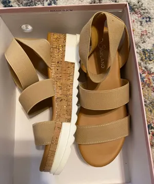 brand new platform sandals! Tan Size 7 thumbnail 1
