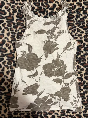 2000s vintage style whimsical american eagle white and grey floral ruffled cami thumbnail 4