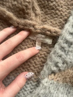 Hidden Sweater  thumbnail 3