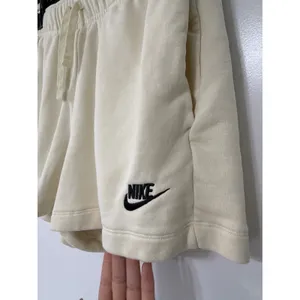 Nike Sportswear Club Fleece Women's Mid-Rise Shorts Cream Small thumbnail 6