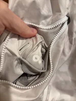 Lululemon Pack It In Miss Misty Jacket II size 6 light‎ grey white cloud print thumbnail 3