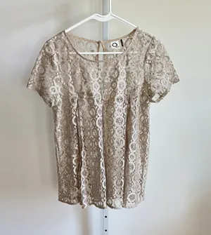 Anthropologie Akemi + Kin EUC Women's Lyra Lace Metallic Top (missing cami) S thumbnail 1
