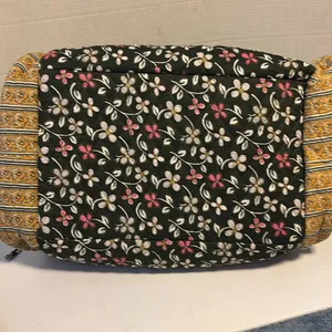 Source Unknown GREEN YELLOW FLORAL QUILTED DUFFLE BAG 2 HANDLES CROSSBODY STRAP LUGGAGE STRAP thumbnail 6
