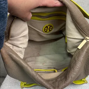 Tory Burch Leather Shoulder Bag thumbnail 10