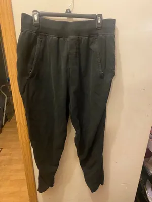 (L) Men’s Lululemon sweatpants  thumbnail 1